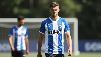 Der Eintracht-Sportvorstand sprach öber die hätigsten Personalien der Hessen, von Wunschspieler Raphael Onyedika bis hin...