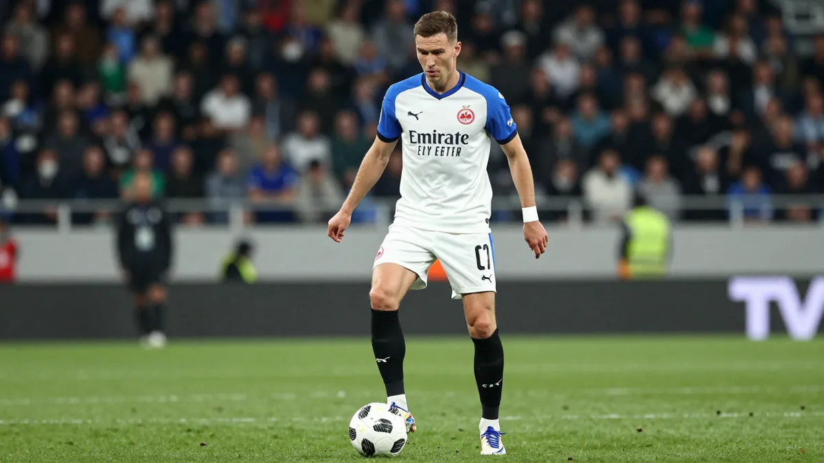 Eintracht Frankfurt: Markus Krösche setzt auf Trainer-Adi Hütter und pfeilschnellen Offensiv-Fußball, um aus der Truppe...