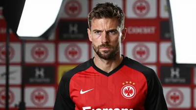 Eintracht Frankfurt soll wieder zu der harten und aggressiven Mannschaft zurückkehren, die früher unter Trainer Hülter...