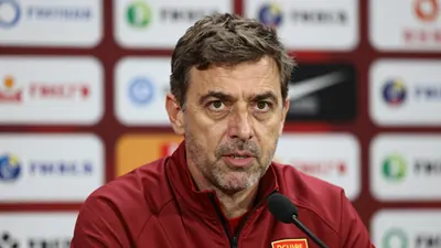 Eintracht-Trainer Adi Hütter zeigt sich nach dem Transferende zufrieden mit dem Kader und bereitet sich mit der...