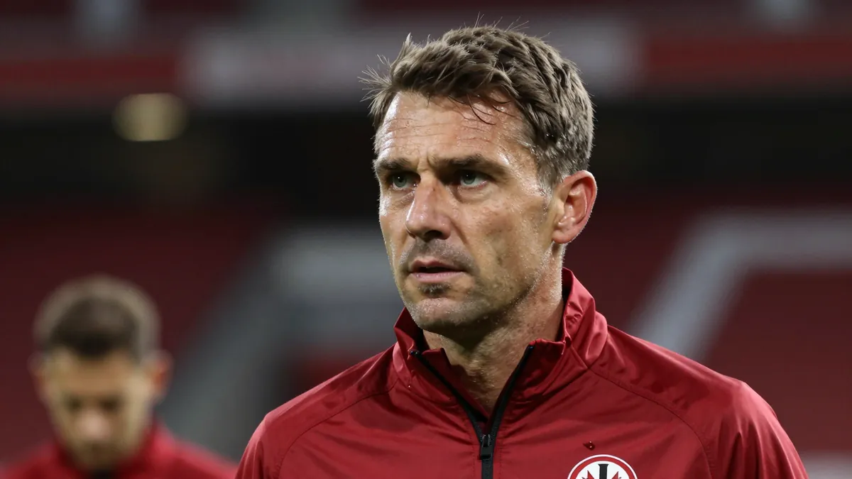 Eintracht Frankfurt plant neues Pressingsystem unter Hütter für 2026/27
