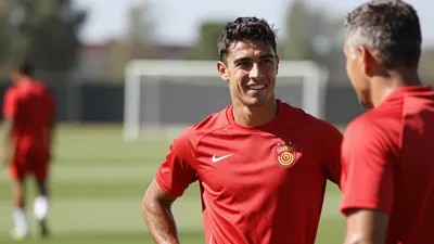 Bundestrainer Jürgen Klopp besuchte das Training von Eintracht Frankfurt, sprach mit Hattrick-Held Younes Ebnoutalib und...