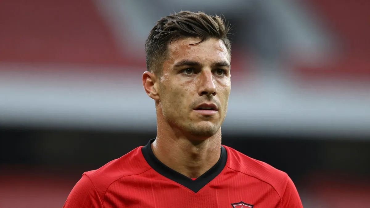 Eintracht Frankfurt sichert Onyedika-Transfer bis 2031